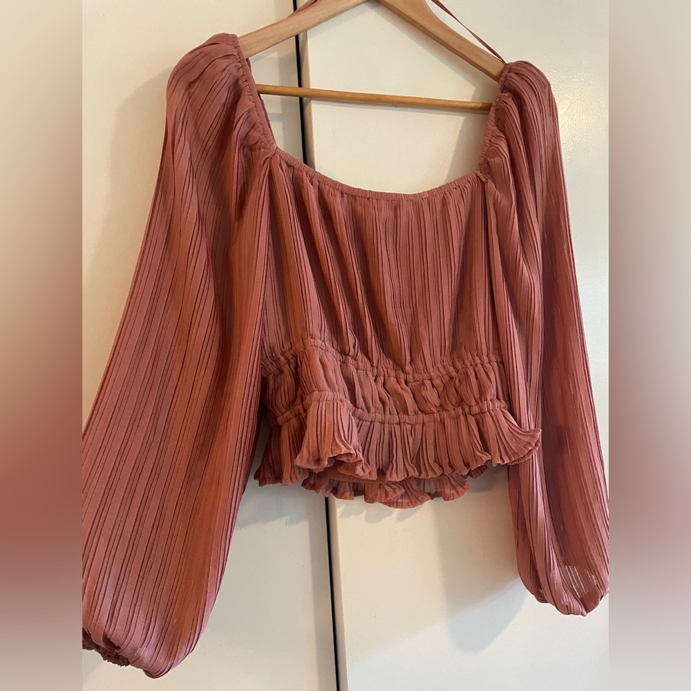 ASTR blush long sleeve cropped blouse